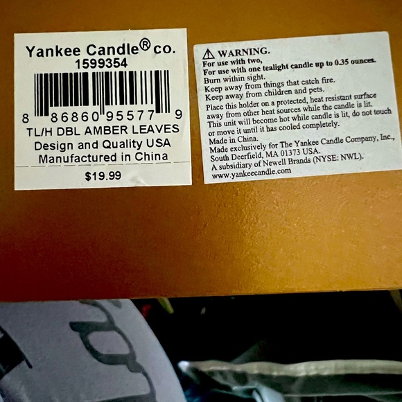 Yankee Candle-Fall Leaves Candle Holder with 2 Berry Trifle Candles - Picture 5 of 5